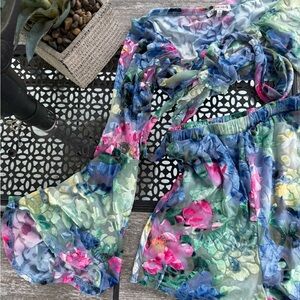 Floral Matching Flare Set🤍